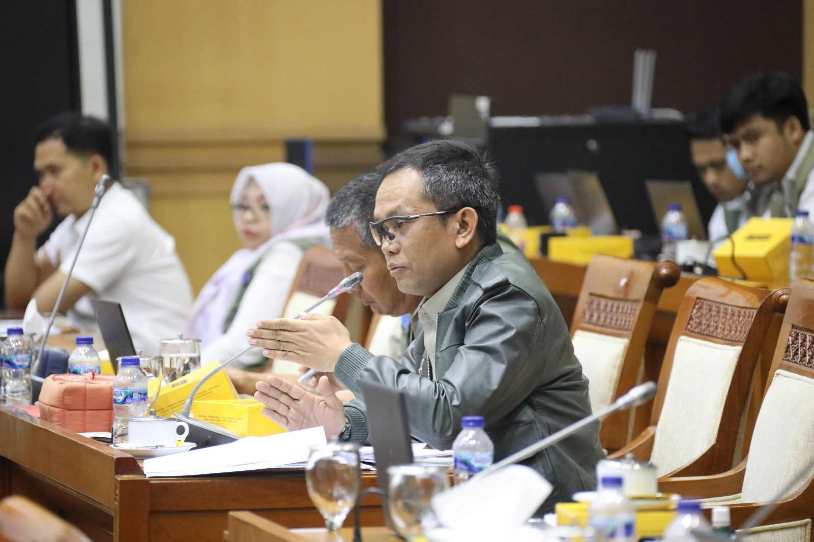 Kepala Pusat Data Informasi dan Komunikasi Kebencanaan BNPB Abdul Muhari saat memberikan pemaparan pada rapat kerja dengan Komisi VIII DPR RI di Gedung Nusantata II, Jakarta Pusat, Jakarta pada Senin (4/9).